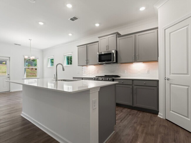 Building Photo - 5 Bed + 3 Bath Single Family Home in Charl...