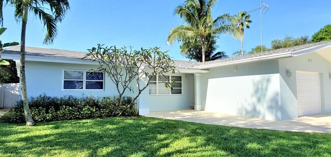 Building Photo - 571 Riverside Dr