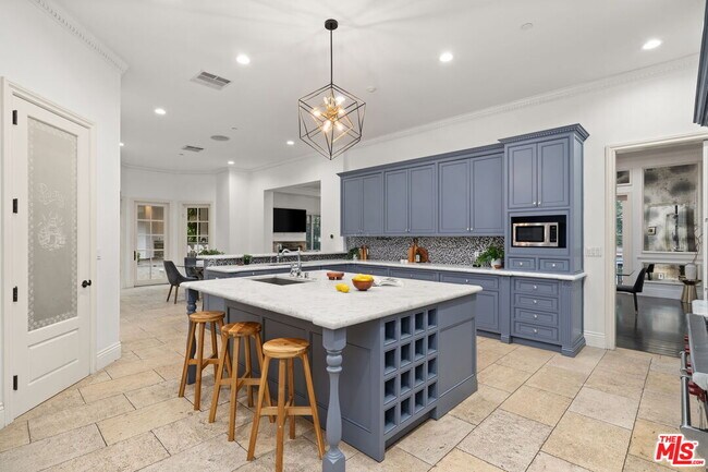 Building Photo - 4923 Amigo Ave