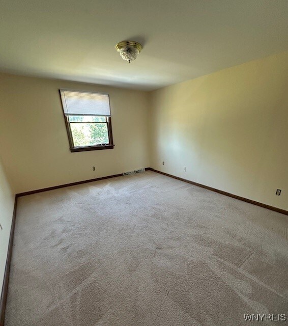 Building Photo - 151 Mapleleaf Dr