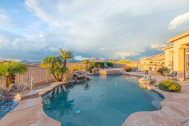 Building Photo - 3644 N Sagewood Cir