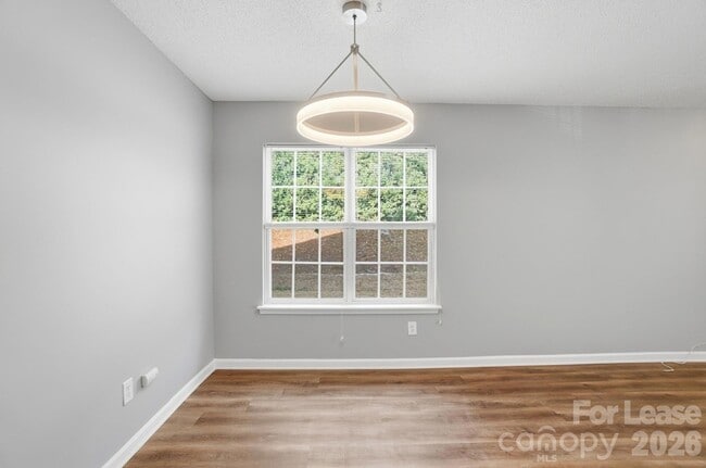 Building Photo - 1760 Forest Side Ln