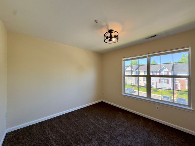 Building Photo - Charming 3 Bedroom/2.5 Bathroom Townhome in Randallstown, MD!
