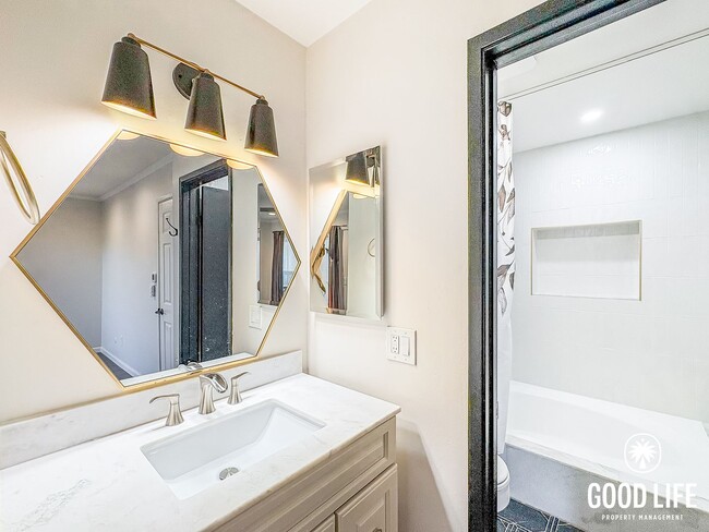 Building Photo - SD: 2BD/2.5BA Condo in Carlsbad with Community Pool, Two Balconies & Assigned Parking