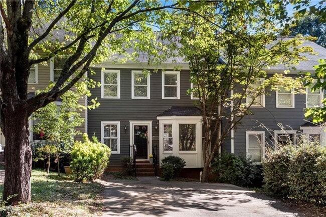 Building Photo - 1427 Old Virginia Ct SE