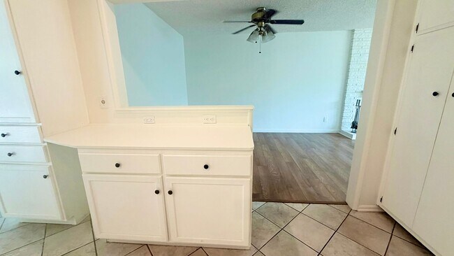 Building Photo - 22684 Minona Dr
