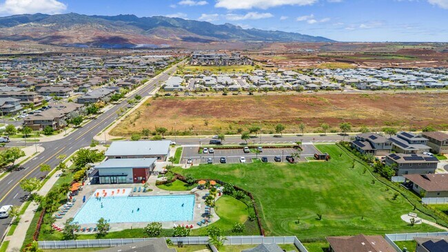 Building Photo - Lehua at Hoopili 4 bedroom 2.5 bath single...
