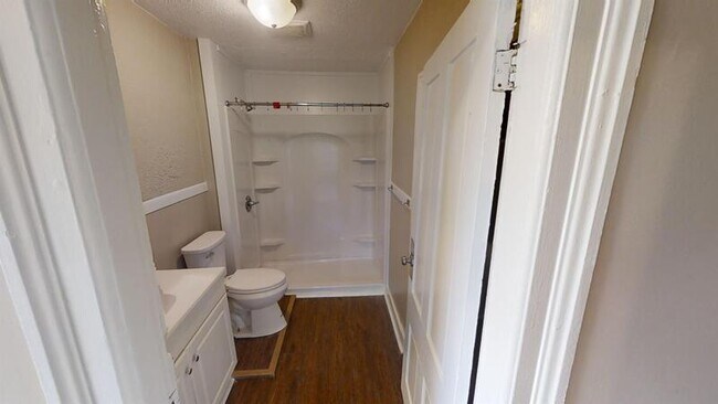 Building Photo - 716 Pearl St