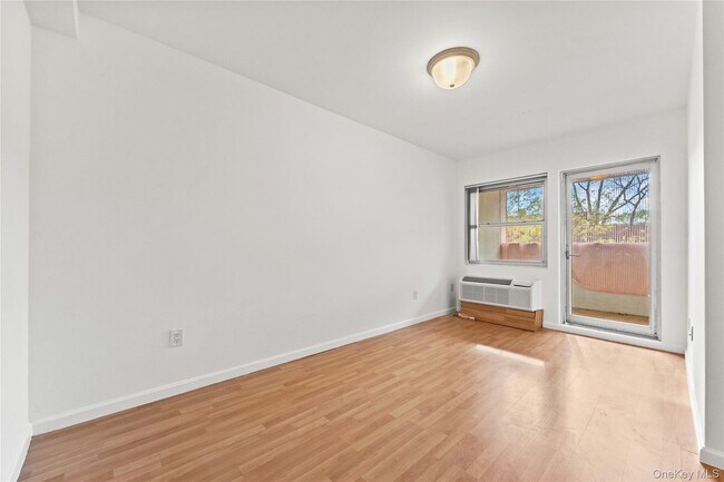 Building Photo - 71-33 162nd St
