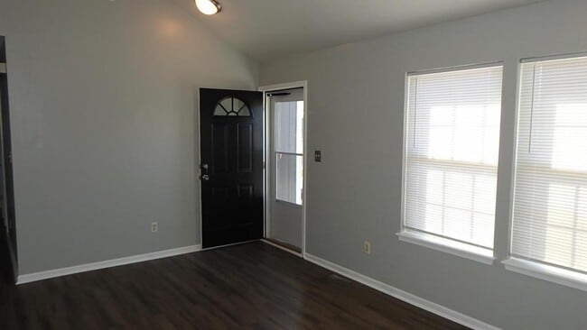 Building Photo - 621 N Downey Ct