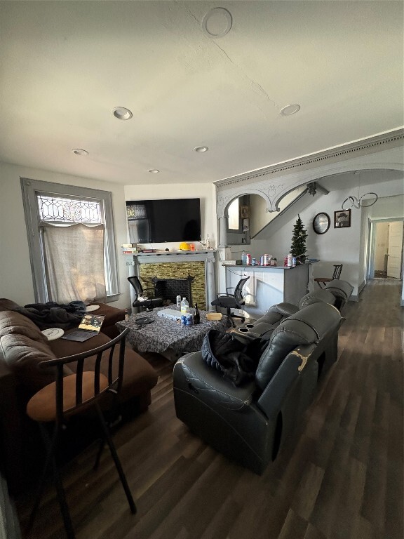 Building Photo - 171 Chapin St