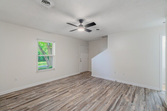 Building Photo - 5205 Cub Cir