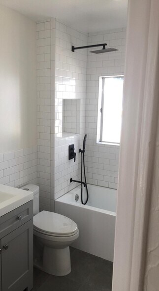 bathroom - 3936 Beethoven St