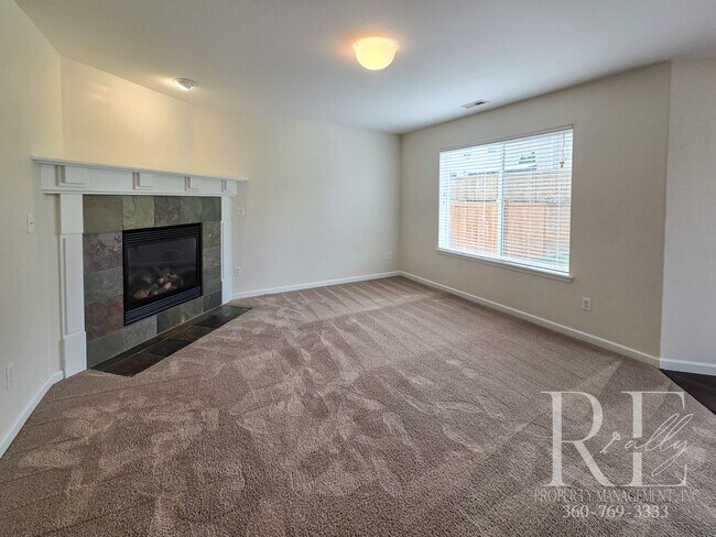 Building Photo - Spacious Port Orchard Home with Garage, Fu...