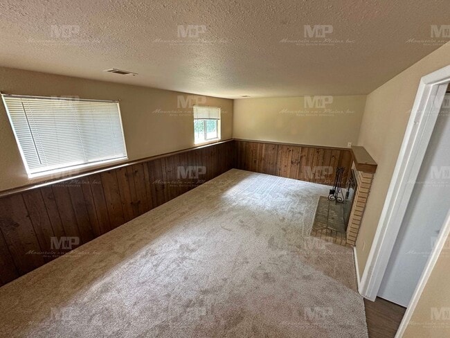 Building Photo - 3412 Worwick Dr