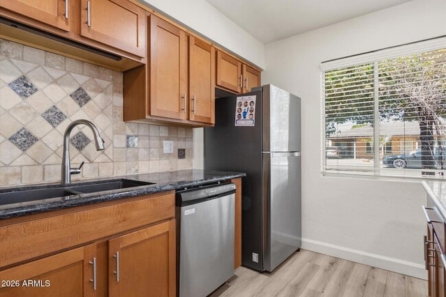 Building Photo - 2219 N 74th Pl