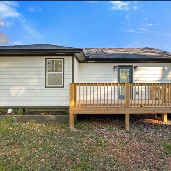 Building Photo - 2484 Calvin Ave