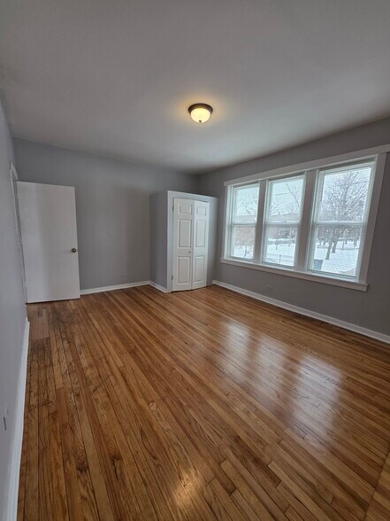 Building Photo - 4315 W 15th St