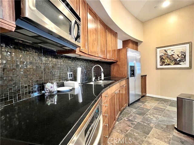 Building Photo - 7301 Vista Del Mar Vis