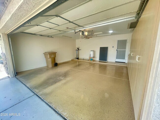 Building Photo - 1120 S 232nd Ave