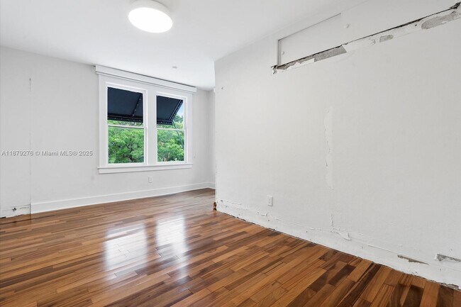 Building Photo - 177 NE 44th St