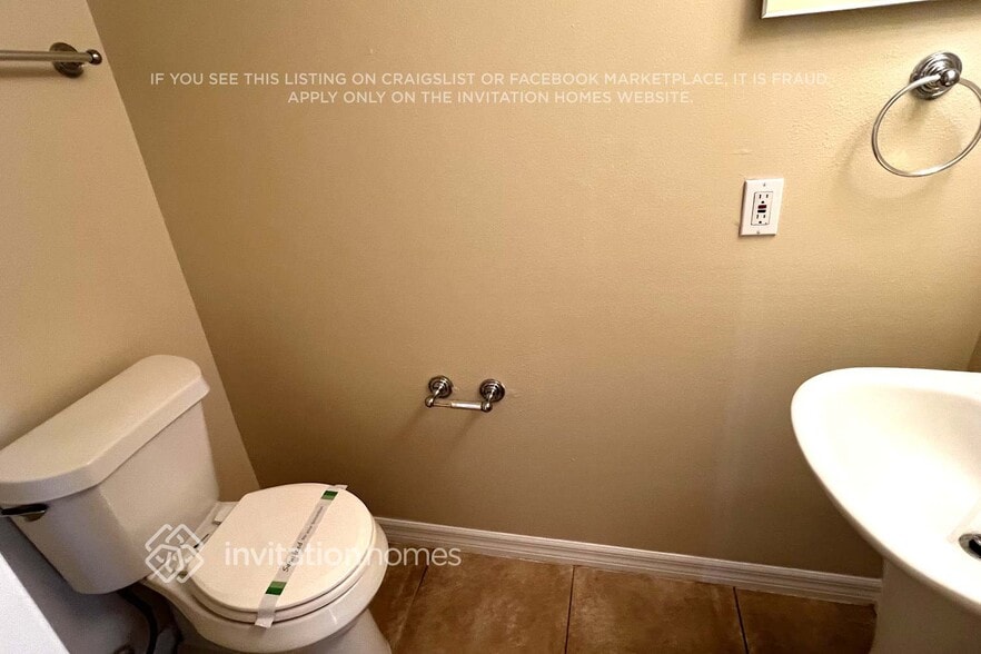 Building Photo - 2553 SW Grotto Cir