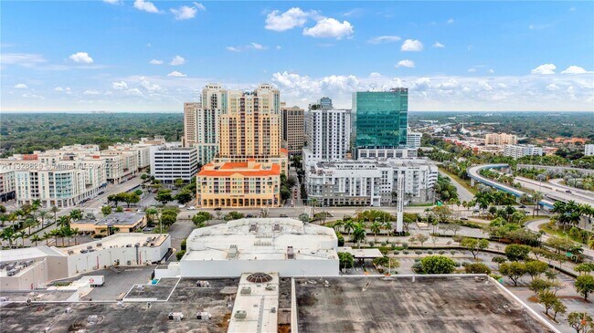 Building Photo - 8390 SW 72nd Ave