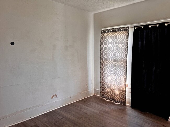 Building Photo - Spacious 2 bed, 1 bath home in Highland!