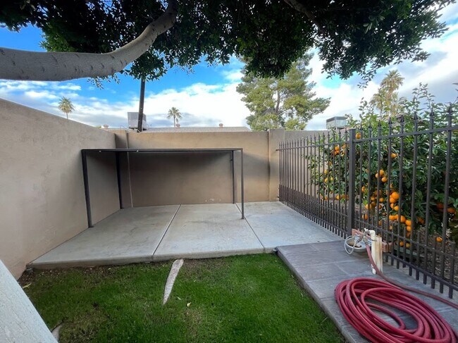 Building Photo - Elegant North Glendale Retreat with Premium Upgrades