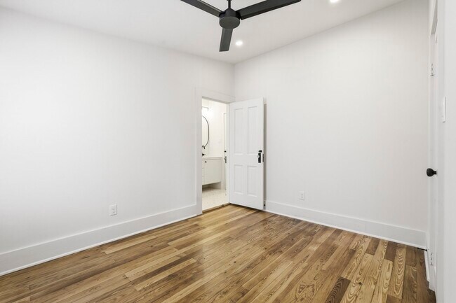 Building Photo - 2122 Hardy St