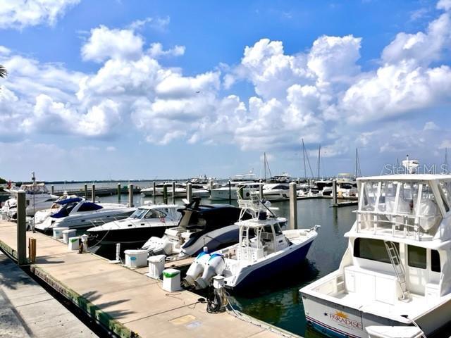 Building Photo - 4886 Yacht Club Dr