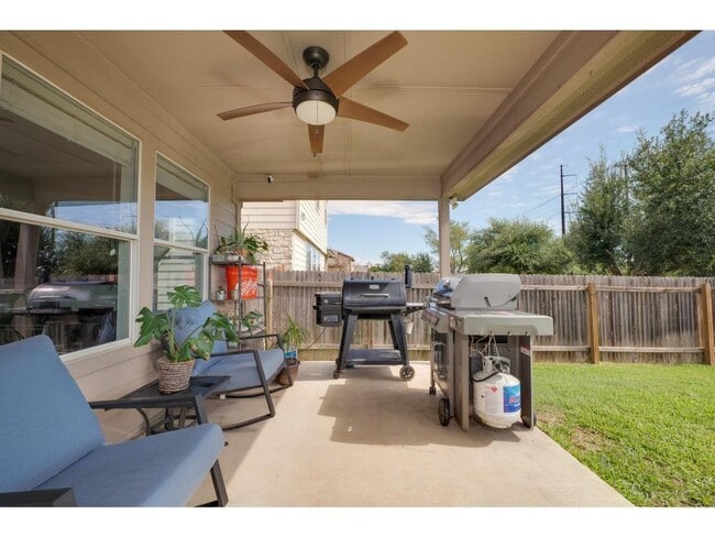Building Photo - 14205 Willow Tank Dr