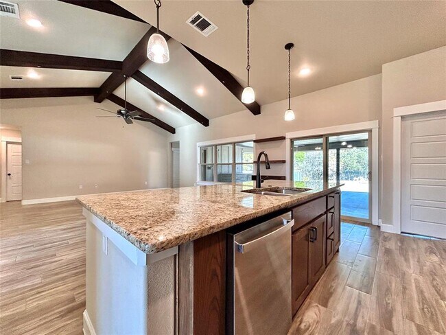 Building Photo - 112 Savage Cir