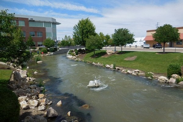 Building Photo - 211 S Highland Dr