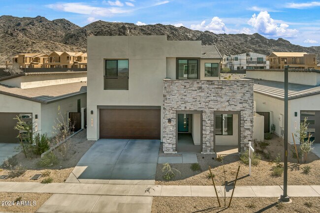 Building Photo - 829 E Monte Wy