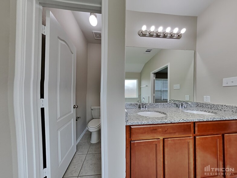 Building Photo - 13702 Sun Bear Ct