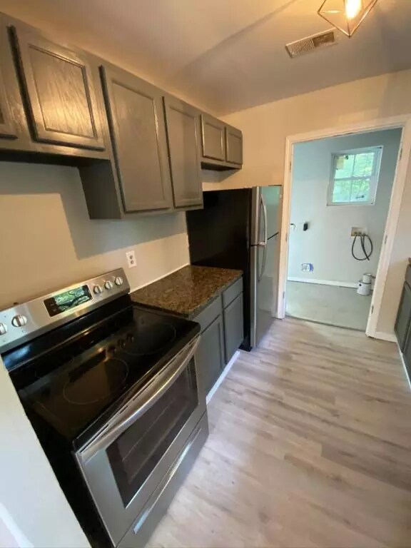 Building Photo - 1045 Seaside Ln