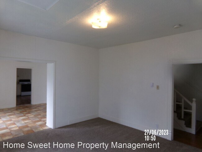 Building Photo - 3 br, 2 bath House - 715 E. First Street