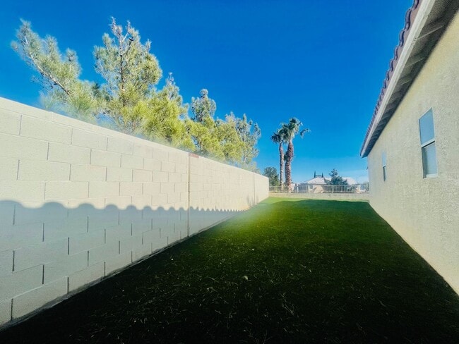 Building Photo - Stunning Single Story, 3 Home with Open Floor Plan on Cul-de-sac