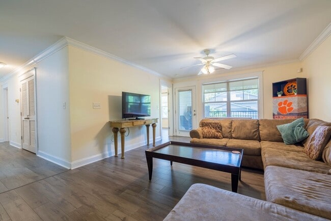 Building Photo - 2 Bedroom at the Woodlands Available NOW