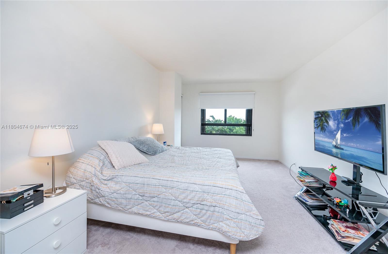 Building Photo - 151 Crandon Blvd