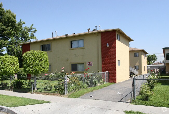 Building Photo - Maywood Apartments