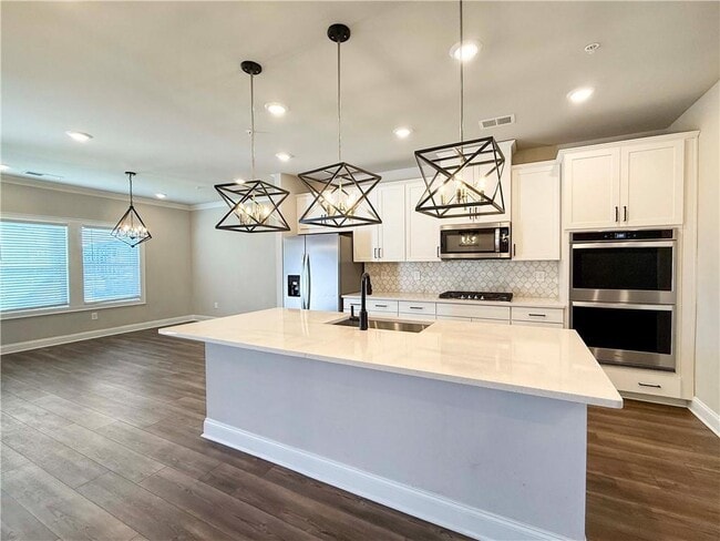 Building Photo - 732 Mulberry Walk