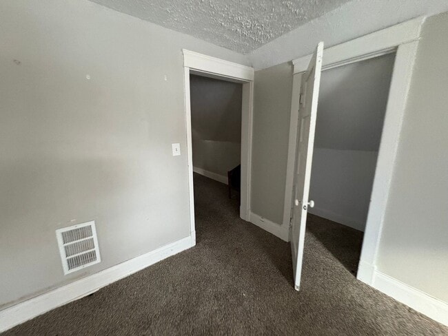 Building Photo - 10707 Hampden Ave