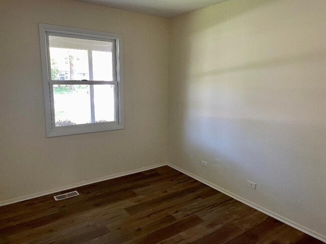 Building Photo - 401 Castlewood Ln