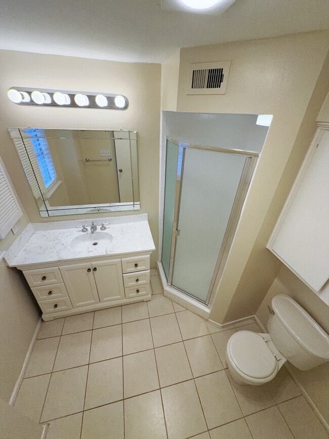 Building Photo - 2210 Dorrington St