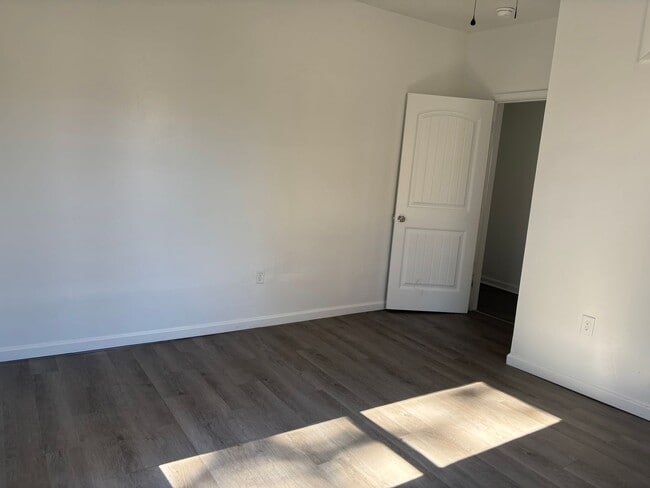 Building Photo - Modern Charm Meets Comfort: Fully Remodele...