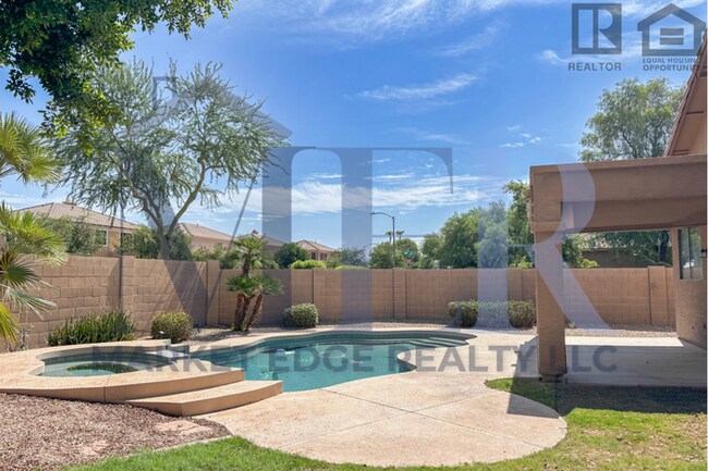 Building Photo - 3Bed/2Bath Home w/3 Car Gar at 59th Ave/Un...
