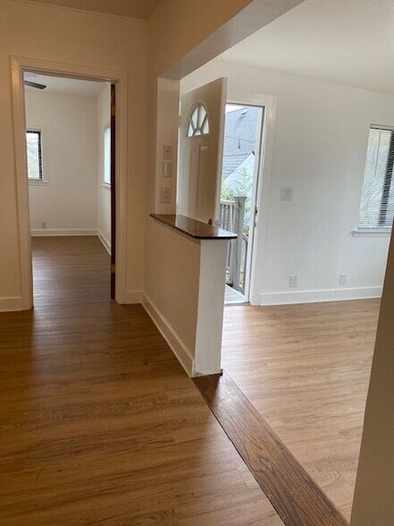 Building Photo - 320 San Antonio Ave