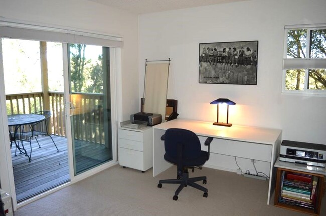 Building Photo - FURNISHED MILL VALLEY TOWNHOME WITH STUNNI...